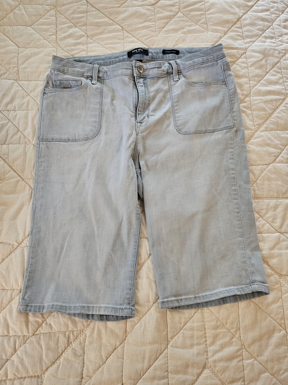 Nine West Sky Blue Grammacy Bermuda Shorts- Size 16